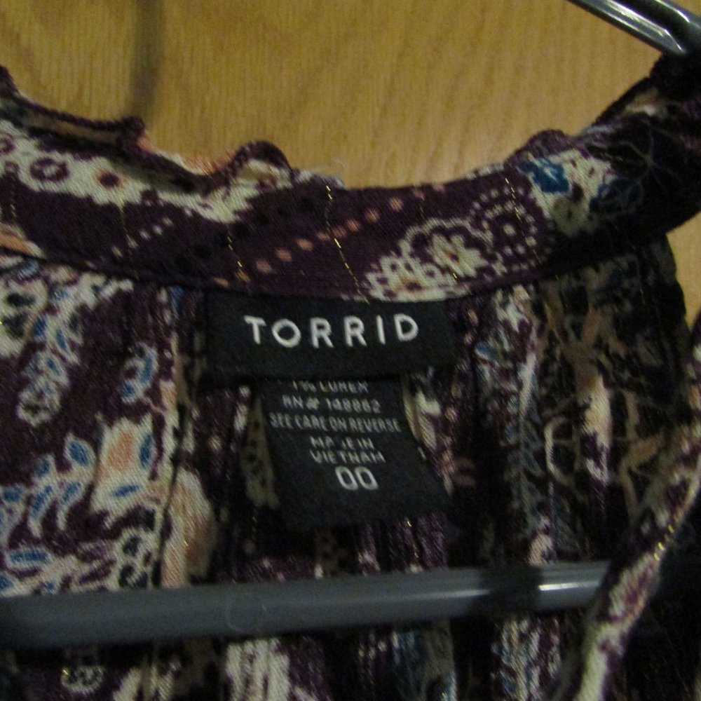 Torrid Top - Size 00 - Picture 3 of 4